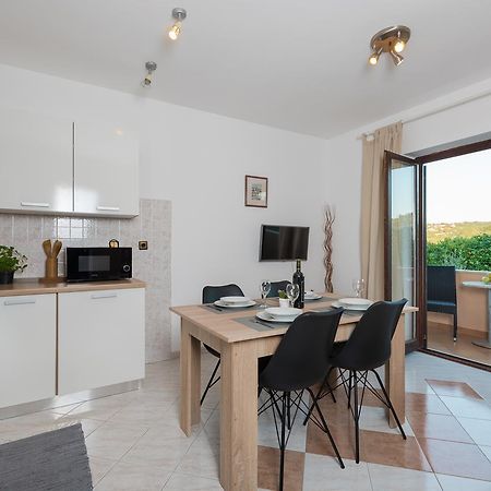 Apartments Karlo & Ivona ลาบิน ภายนอก รูปภาพ