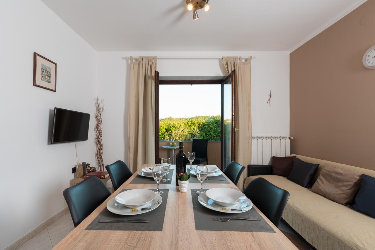 Apartments Karlo & Ivona ลาบิน ภายนอก รูปภาพ
