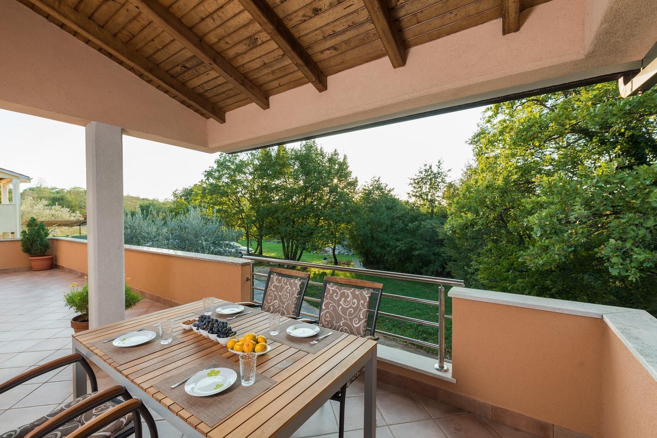 Apartments Karlo & Ivona ลาบิน ภายนอก รูปภาพ