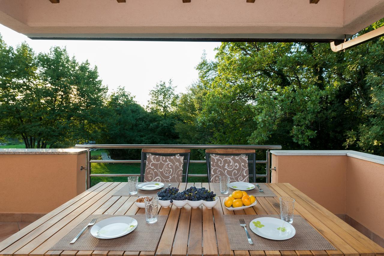 Apartments Karlo & Ivona ลาบิน ภายนอก รูปภาพ