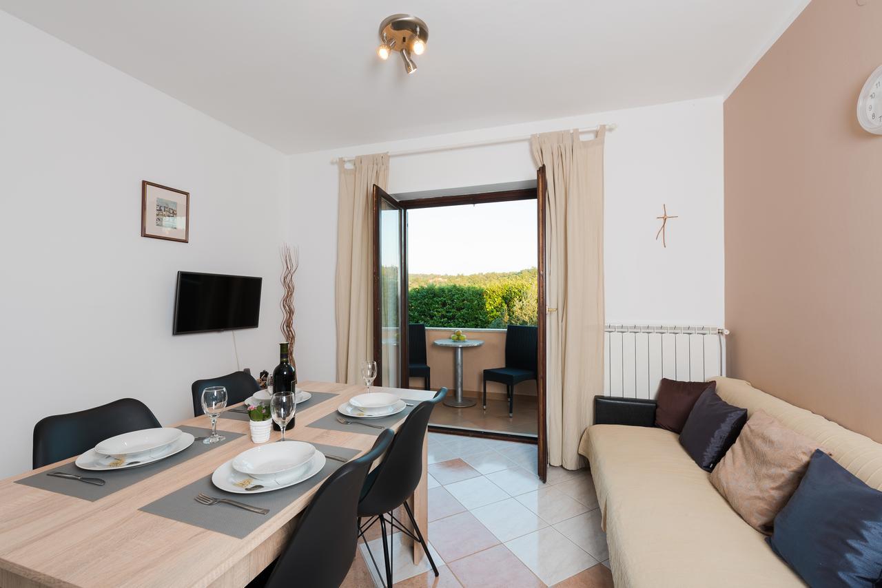Apartments Karlo & Ivona ลาบิน ภายนอก รูปภาพ