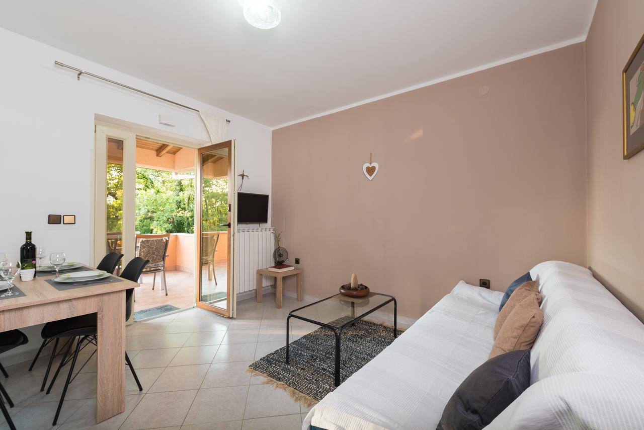 Apartments Karlo & Ivona ลาบิน ภายนอก รูปภาพ